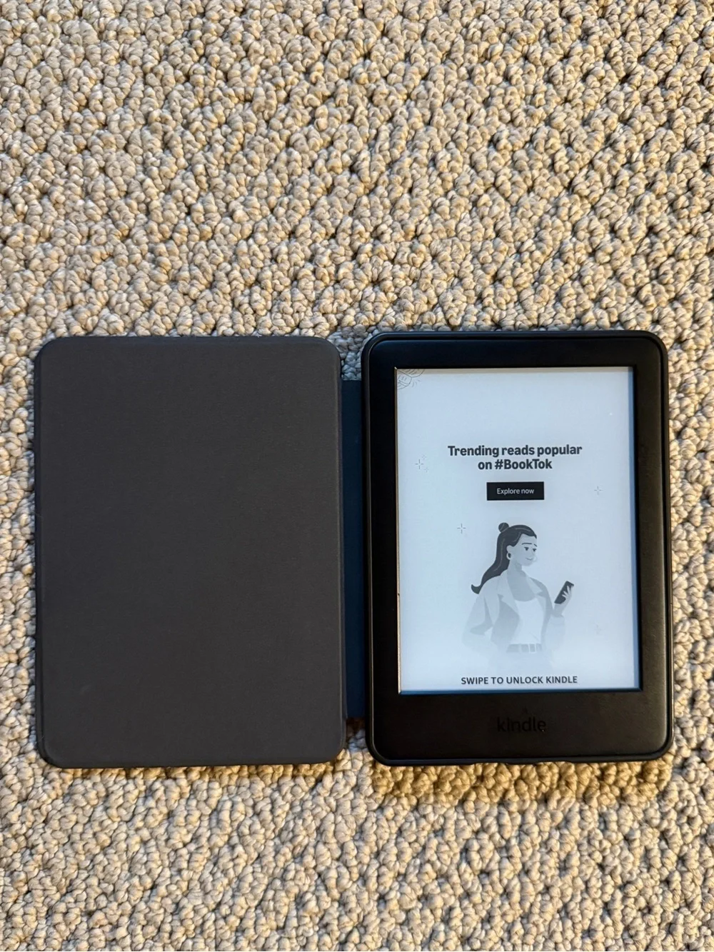 Kindle 10th Generation - Picture 3 of 7